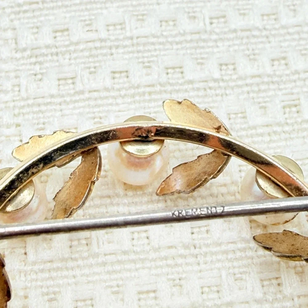 Vintage Krementz Circle Wreath Leaves Gold Tone Brooch w/ Cultured Pearls 1.25